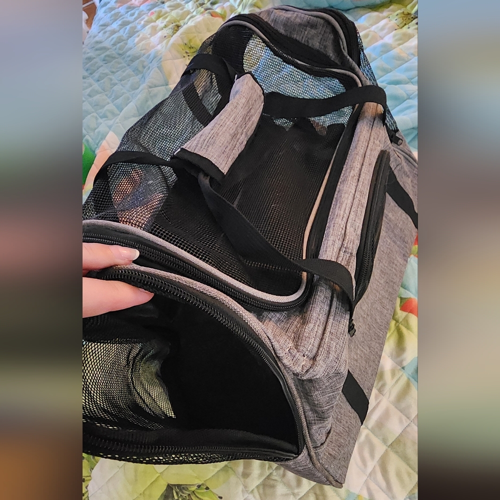 Pet Carrier - Picture 5 of 9